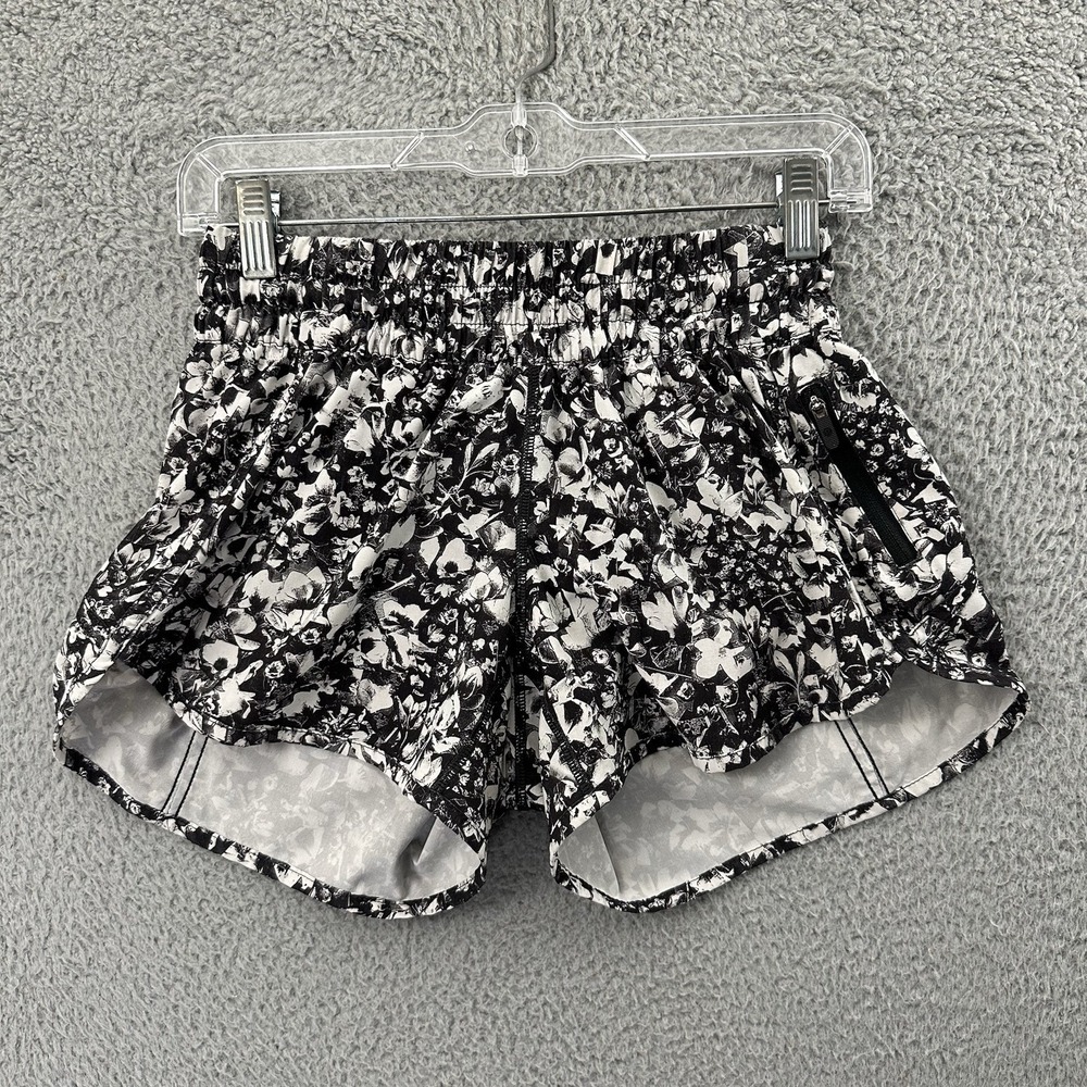 Lululemon Tracker Shorts V Low Rise 4" Black White‎ Floral Athletic Women's 6